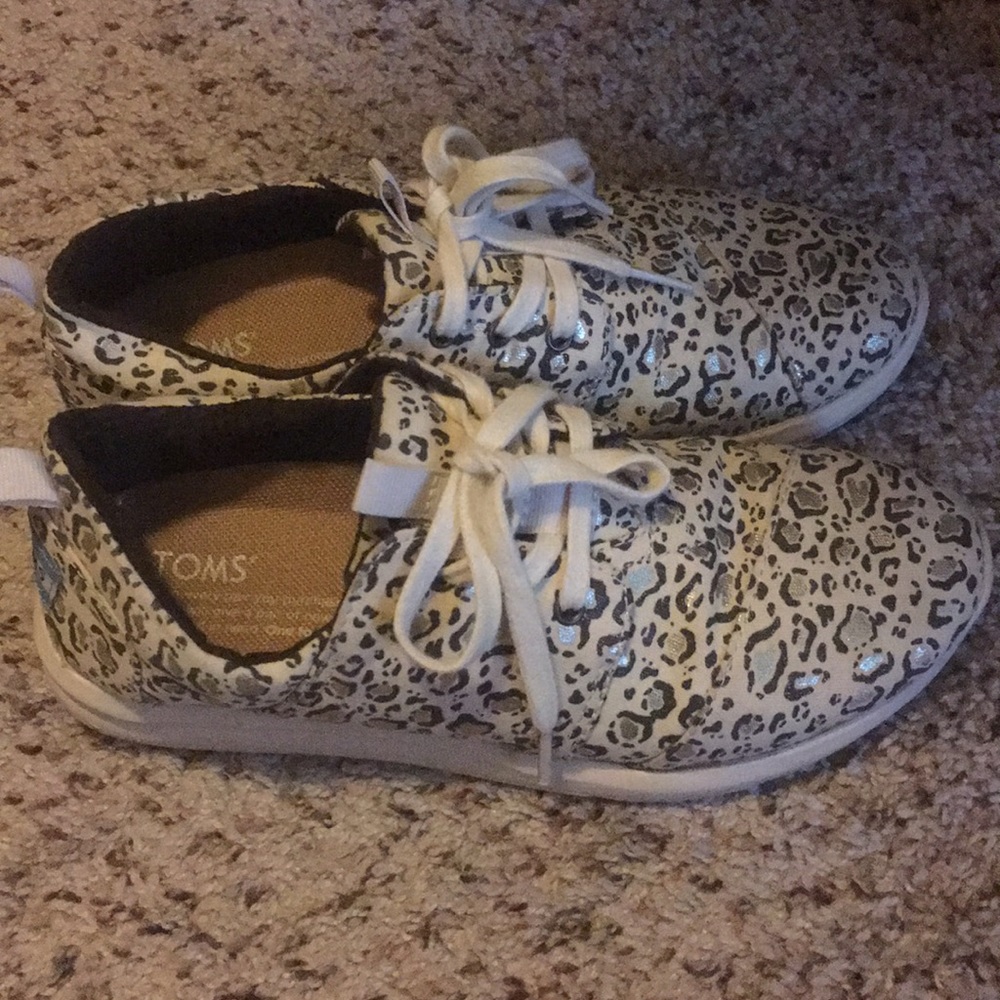 Toms cheetah sneakers